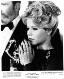دانلود فیلم The Lonely Lady 1983352727-386430492