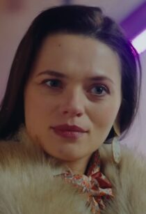 دانلود فیلم کوتاه Rich Girl Buys Homeless Man 2023388207-1442959598