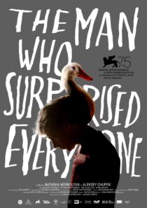 دانلود فیلم The Man Who Surprised Everyone 2018406621-1106824790